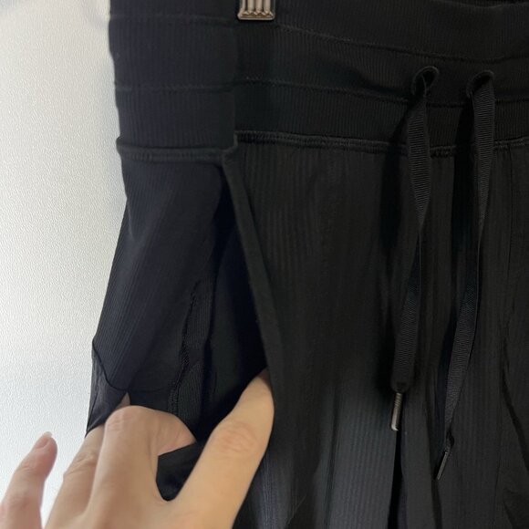 Lululemon Womens Size 6 Black Dance Studio Mid Rise Jogger Pants‎ Athletic - Picture 5 of 9